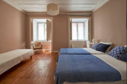 Stunning Apartment Near Chiado Lisbon Exterior photo